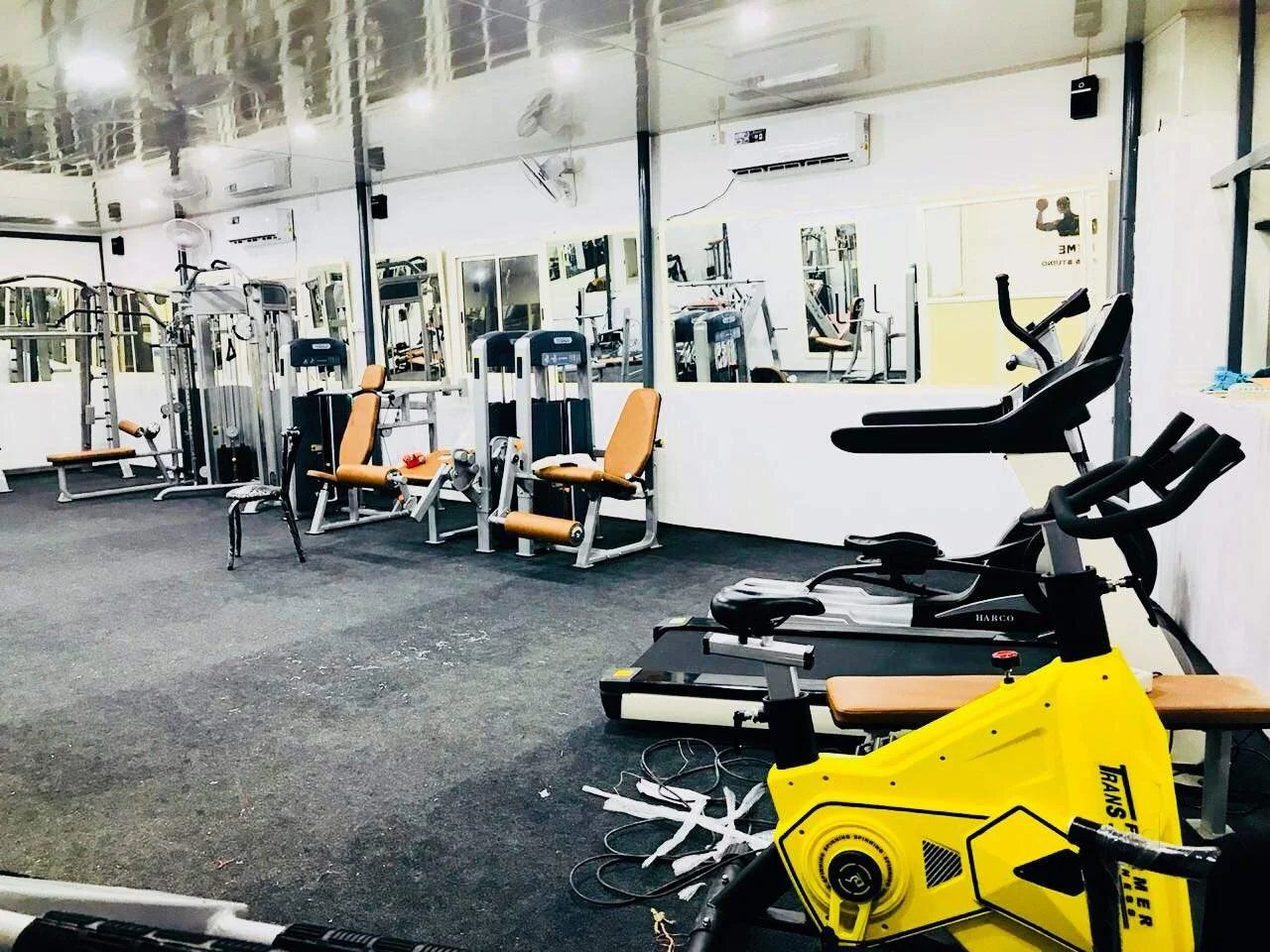 Cardio training at XTREAM FITNESS STUDIO